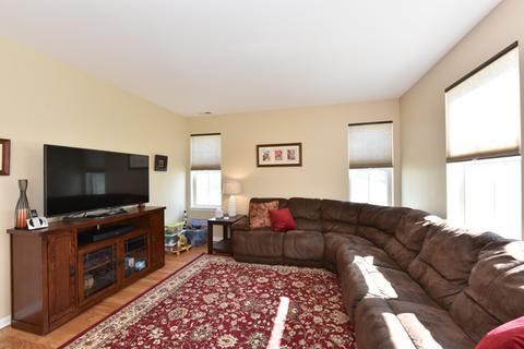 2948 Falling Waters Dr, Lindenhurst, IL 60046 photo 11