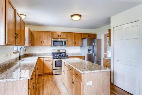 2015 Oakdale Estates Dr, Plainfield, IL 60586 photo 8