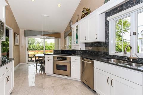 594 Golfers Ln, Bartlett, IL 60103 photo 8