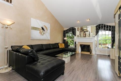 594 Golfers Ln, Bartlett, IL 60103 photo 4