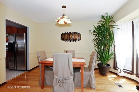 1033 E Benton Ave, Naperville, IL 60540 photo 2