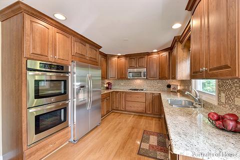 2252 Brookside Ct, Aurora, IL 60502 photo 4