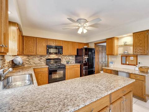 861 Bristol Dr, Algonquin, IL 60102 photo 3