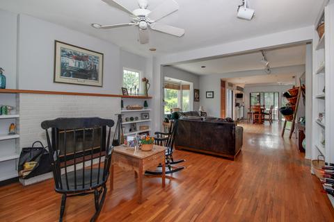 1107 W Daniel St, Champaign, IL 61821 photo 3