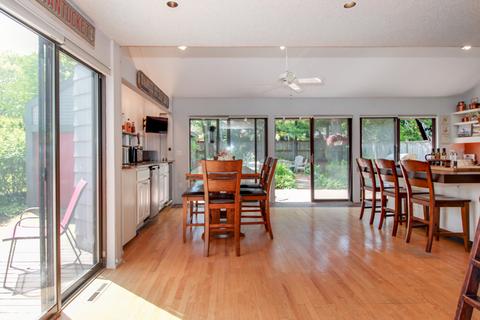 1107 W Daniel St, Champaign, IL 61821 photo 8