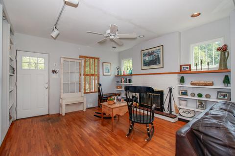 1107 W Daniel St, Champaign, IL 61821 photo 5