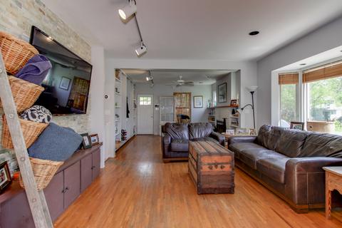 1107 W Daniel St, Champaign, IL 61821 photo 4