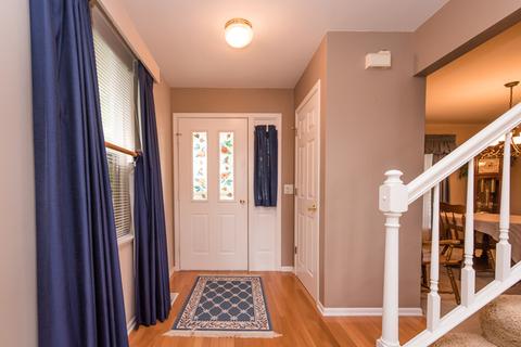 5803 Stonebridge Trl, Mchenry, IL 60050 photo 2