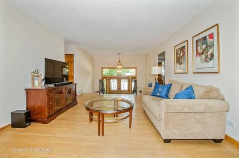 420 Michael Ct, Des Plaines, IL 60016 photo 3