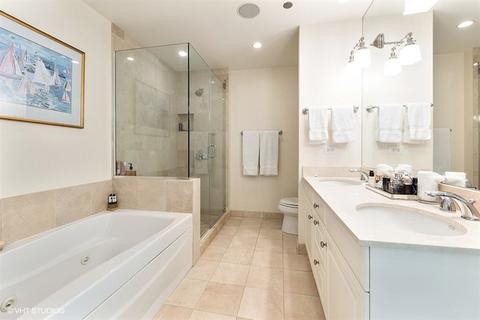 21 E Huron St #2404, Chicago, IL 60611 photo 8
