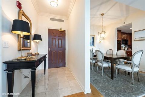 21 E Huron St #2404, Chicago, IL 60611 photo 5