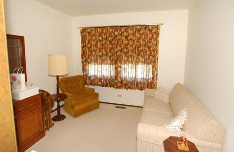 1320 Fairmont Rd, Hoffman Estates, IL 60169 photo 14