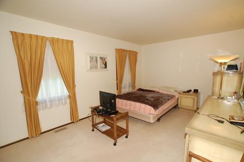 1320 Fairmont Rd, Hoffman Estates, IL 60169 photo 10