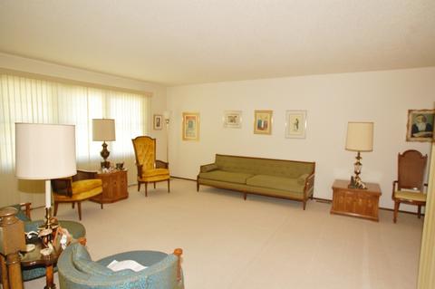 1320 Fairmont Rd, Hoffman Estates, IL 60169 photo 5
