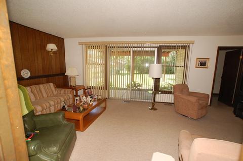 1320 Fairmont Rd, Hoffman Estates, IL 60169 photo 9
