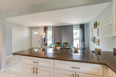 905 E Irving Park Rd, Itasca, IL 60143 photo 4