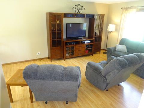 1686 Gary Ave, Aurora, IL 60505 photo 2