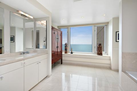 132 E Delaware Pl #5002, Chicago, IL 60611 photo 9