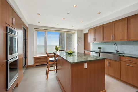 132 E Delaware Pl #5002, Chicago, IL 60611 photo 6