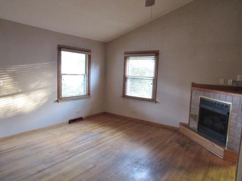 24 Covington Rd, Fox Lake, IL 60020 photo 4