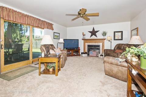 211 Deerpath Dr, Minooka, IL 60447 photo 9