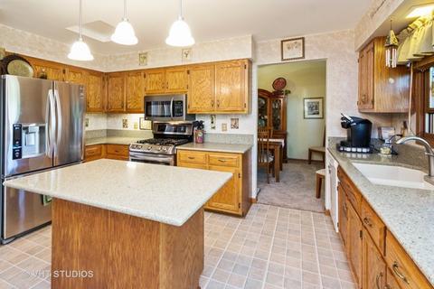 211 Deerpath Dr, Minooka, IL 60447 photo 6