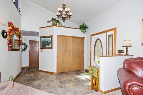 211 Deerpath Dr, Minooka, IL 60447 photo 2