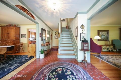 409 E 11th Ave, Naperville, IL 60563 photo 2