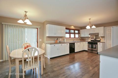 1010 Willoby Ln, Elgin, IL 60120 photo 5