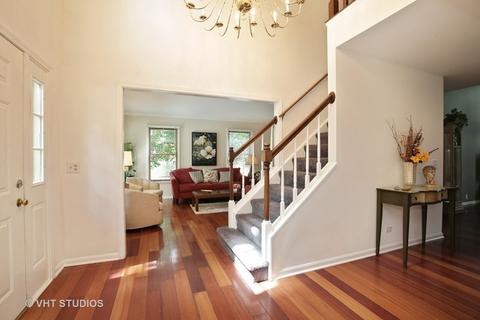 1010 Willoby Ln, Elgin, IL 60120 photo 2