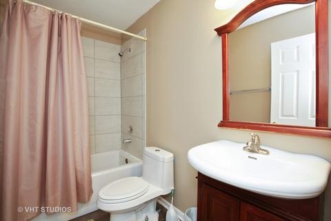 1010 Willoby Ln, Elgin, IL 60120 photo 16