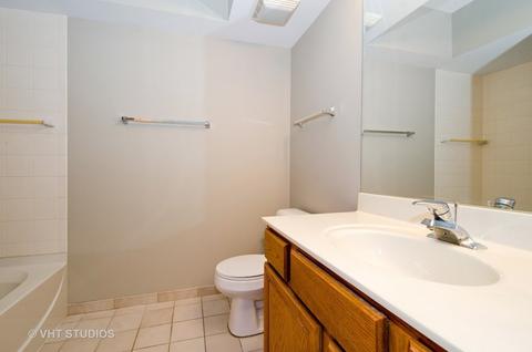 1349 E Washington St #606A, Des Plaines, IL 60016 photo 8
