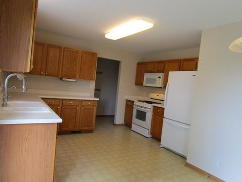 2524 E 6th St, Belvidere, IL 61008 photo 8