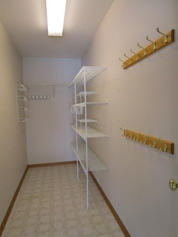 2524 E 6th St, Belvidere, IL 61008 photo 9