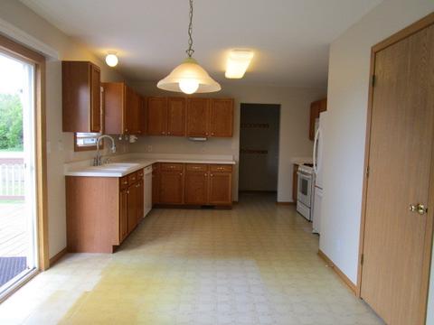 2524 E 6th St, Belvidere, IL 61008 photo 6