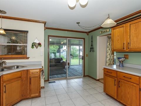 2228 Deerpath Dr, Elgin, IL 60123 photo 9