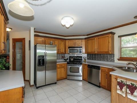 2228 Deerpath Dr, Elgin, IL 60123 photo 7