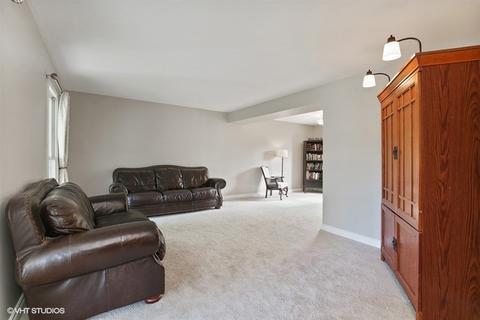 751 Mayfair Ln, Algonquin, IL 60102 photo 4