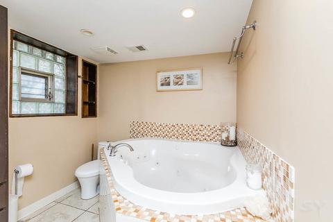 1024 Perda Ln, Des Plaines, IL 60016 photo 26