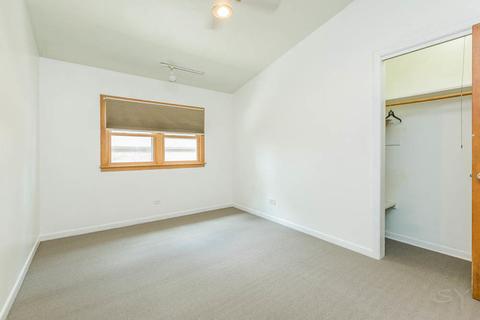 1024 Perda Ln, Des Plaines, IL 60016 photo 13