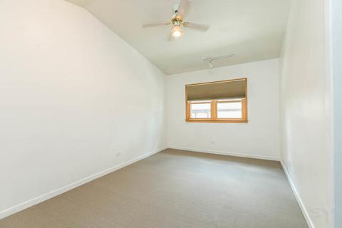 1024 Perda Ln, Des Plaines, IL 60016 photo 12
