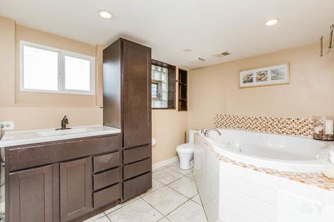 1024 Perda Ln, Des Plaines, IL 60016 photo 25