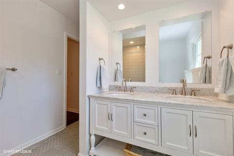 4030 Michelline Ln, Northbrook, IL 60062 photo 11