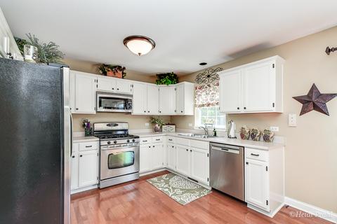 2223 Beaumont Ct, Aurora, IL 60502 photo 6
