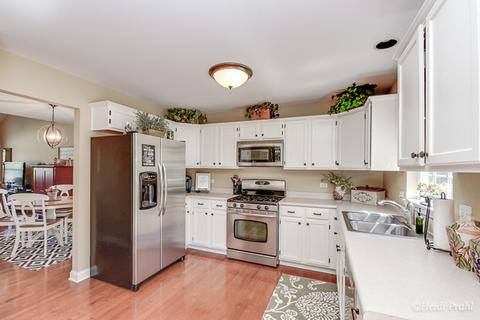 2223 Beaumont Ct, Aurora, IL 60502 photo 7