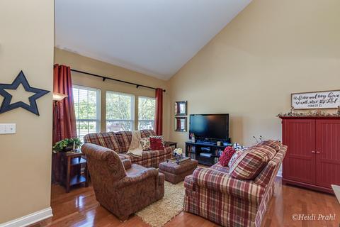 2223 Beaumont Ct, Aurora, IL 60502 photo 3