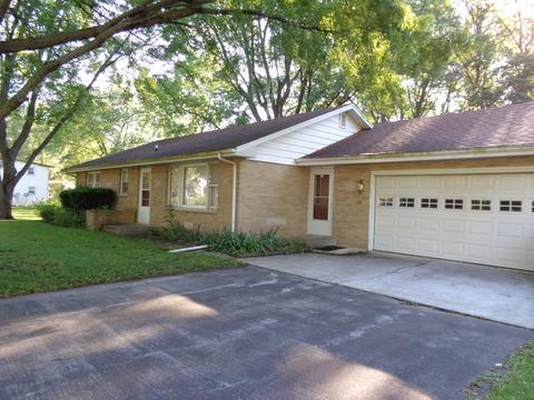 40 Strasma West Dr, Kankakee, IL 60901 photo 2