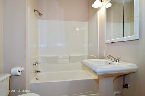 552 Center St, Elgin, IL 60120 photo 7