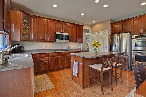 1530 Mcclellan Dr, Lindenhurst, IL 60046 photo 12