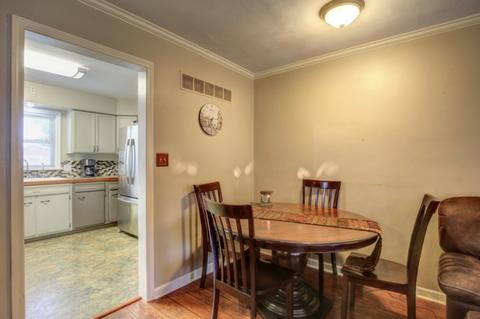 102 E Newton St, Mansfield, IL 61854 photo 6